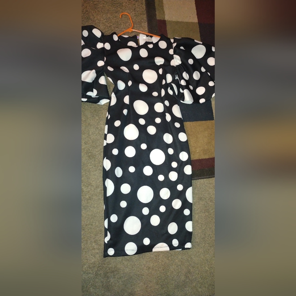 Dress - Picture 2 of 5